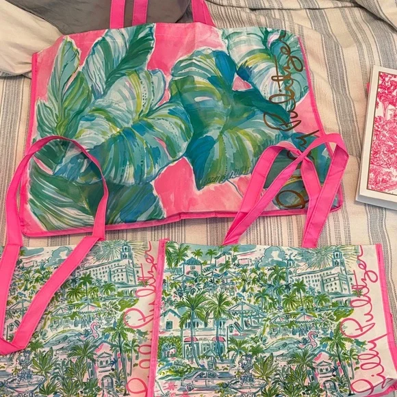 Lilly Pulitzer Tropical Pink and Green Totes - Picture 4 of 4